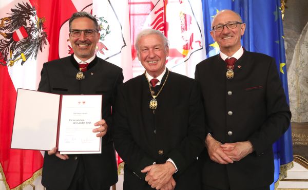 Balthasar Hauser erhält Ehrenzeichen des Landes Tirol